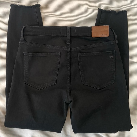 MADEWELL 9” High Rise Crop Raw Hem Black Skinny Jeans, size 28 - Picture 2 of 9